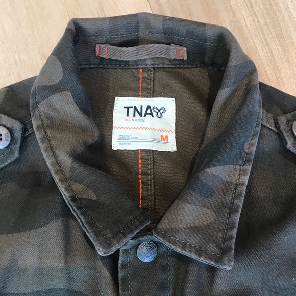 TNA Camo jacket size medium. - Picture 3 of 6